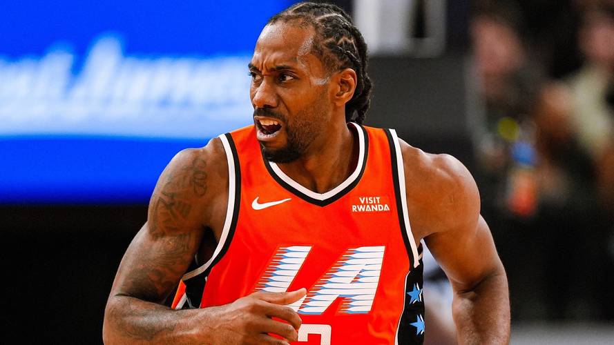 距连续得分20+仅差1分！伦纳德半场10中7砍19分5板三分5中3