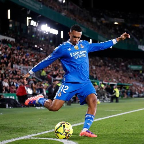 邮报：阿诺德和女友分手了但别担心他们会成为好朋友_西甲直播