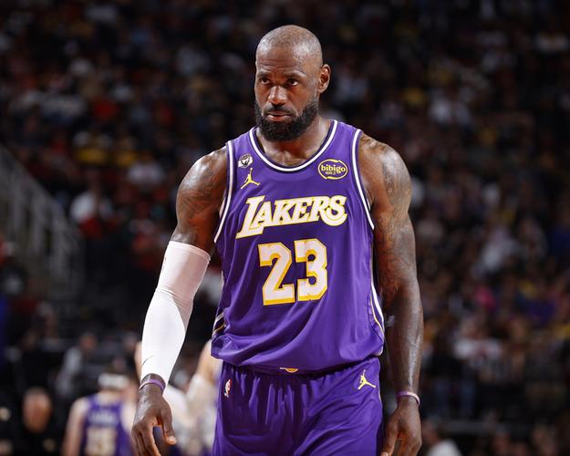 里夫斯：41岁詹姆斯的运动能力仍胜过95%的球员这令人瞠目结舌