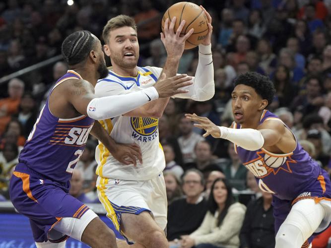 普渡大学后卫布雷登史密斯送出第1077次助攻成NCAA历史助攻王