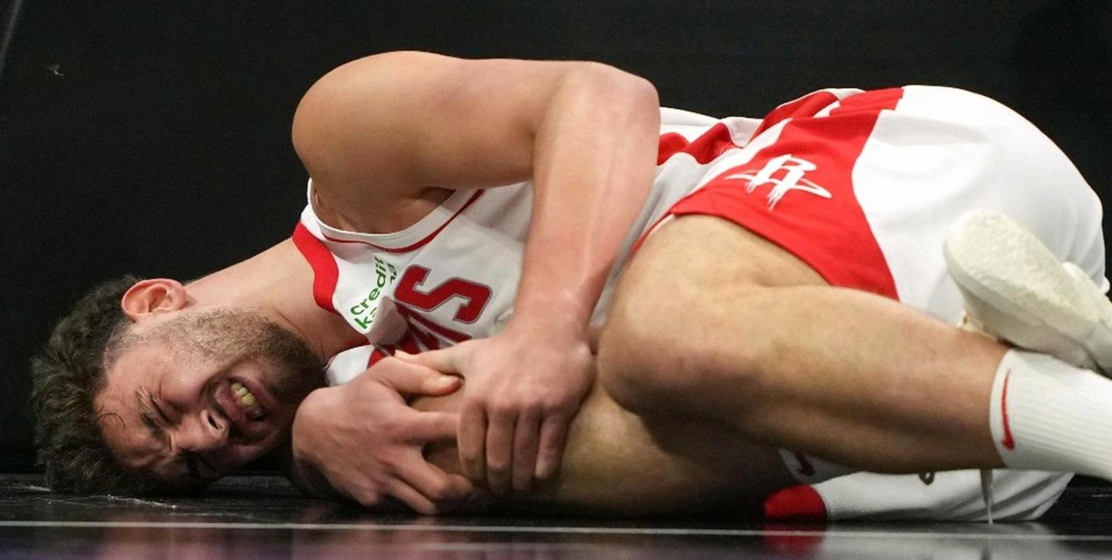 申京：我们现在清楚自己该怎么打球了理顺进攻能让我们更轻松