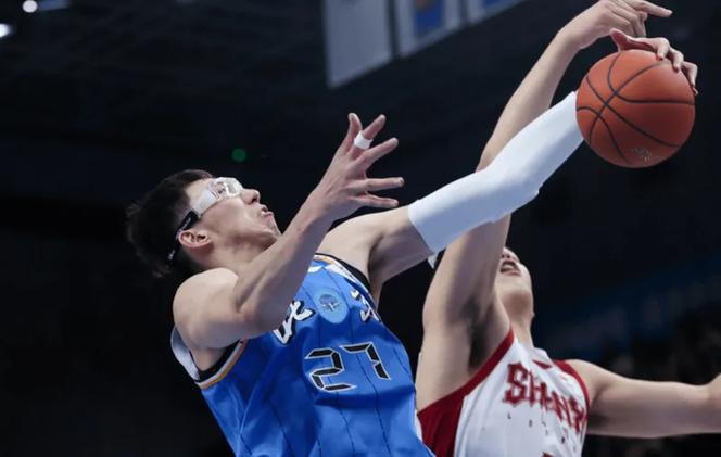 记者：北京体系核心主要是周琦斯佩尔曼让我看到了莫里斯的影子