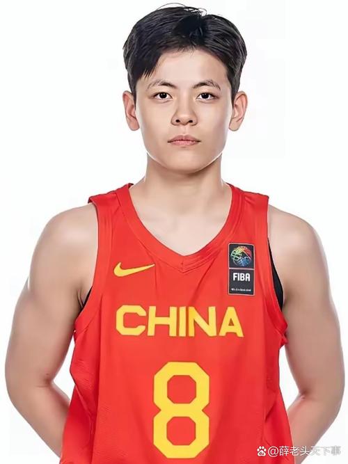 出场时间还不少！杨舒予半场16分钟5中2&三分4中1拿5分2板1助