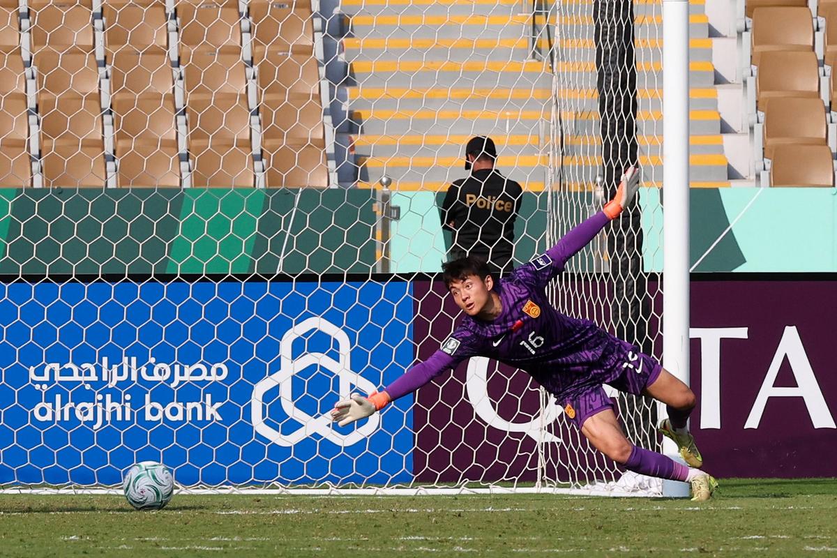 错失绝杀！U23国足后点双鬼拍门，可惜头球打偏