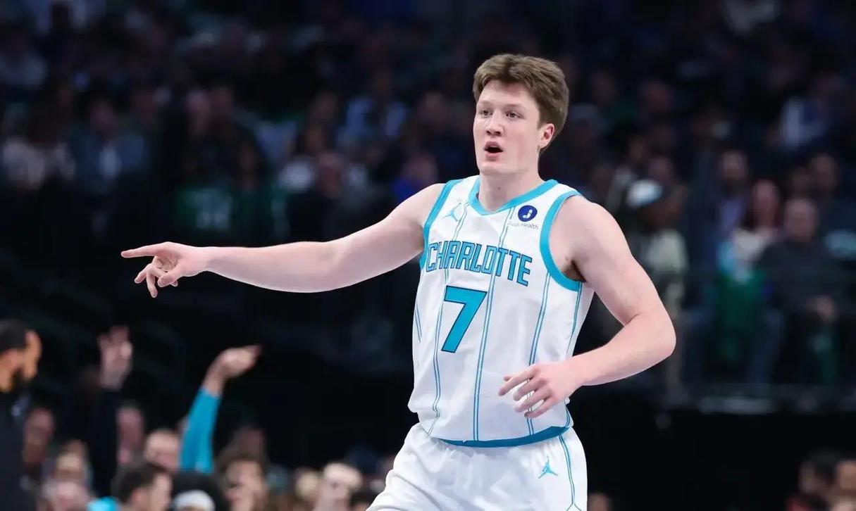 克尼佩尔单季247记三分队史第二要成首个夺联盟赛季三分王新秀