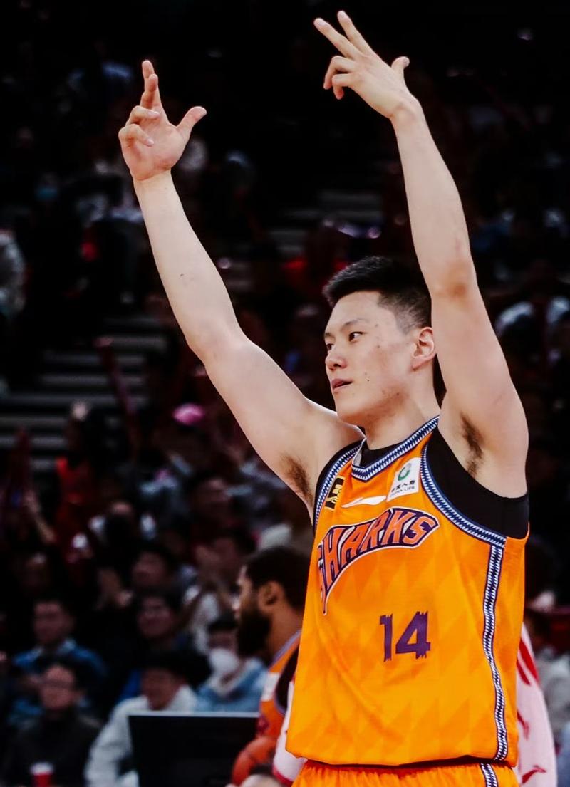 火力全开！李弘权11中8砍下全场最高27分外加5板三分9中7