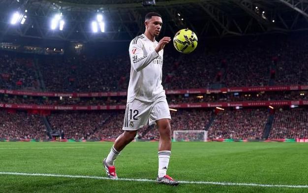 随皇马梯队训练！阿斯：迷你罗被赞很谦逊，担任边锋融入球队迅速