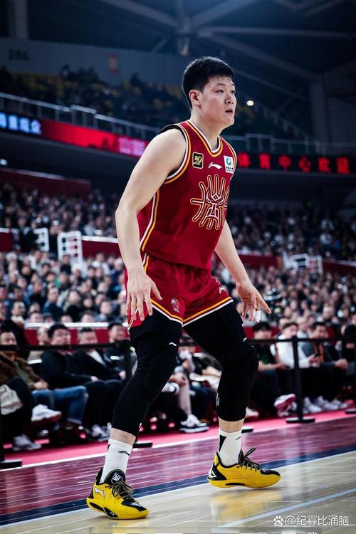 惨不忍睹！张宁半场打了4分钟累计4次犯规2中1拿到3分