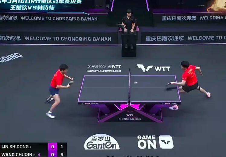 差点连扳两球！李新翔下底回传，向余望射门打偏！