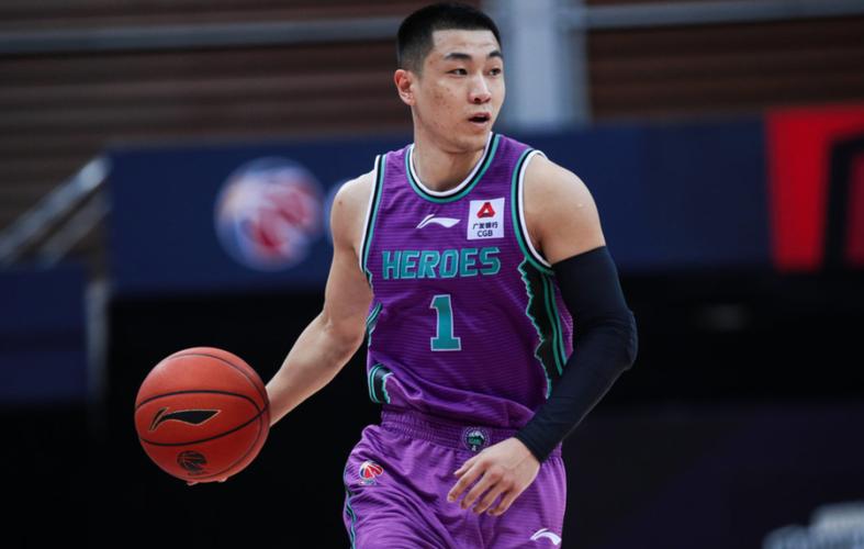 状态低迷！高诗岩5中1得7分2板4助2断吃2T被驱逐&2打0接球脱手