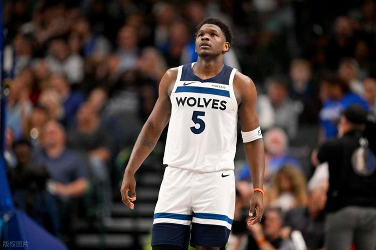 森林狼客场挑战活塞爱德华兹因膝伤及生病原因将缺席比赛