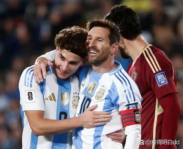 记者：梅西、德保罗已从国家队返回迈阿密，法尔肯雷吉隆恢复合练