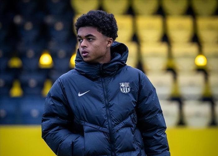 官方：克鲁伊维特18岁儿子肖恩与巴萨B队续约至2028年