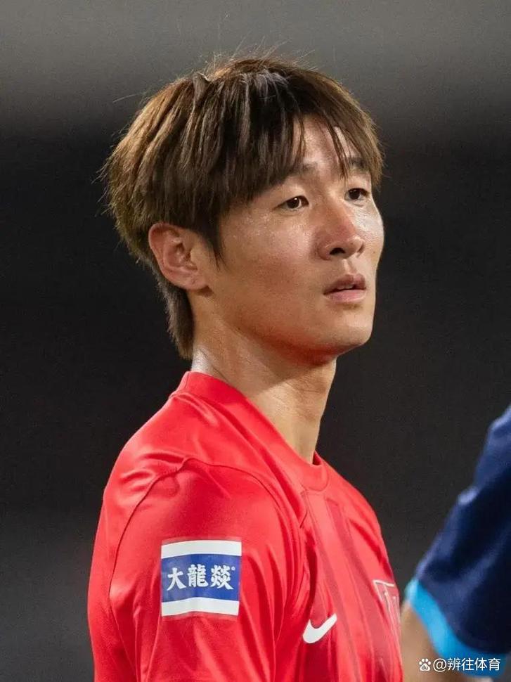 博主：费利佩、韦世豪等人参加蓉城赛前训练，茹萨缺席