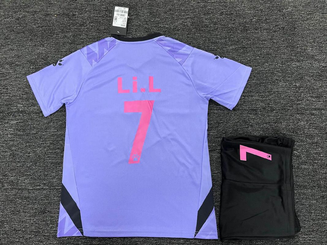 卡尔美足球服会缩水吗，卡尔美足球装备怎么样