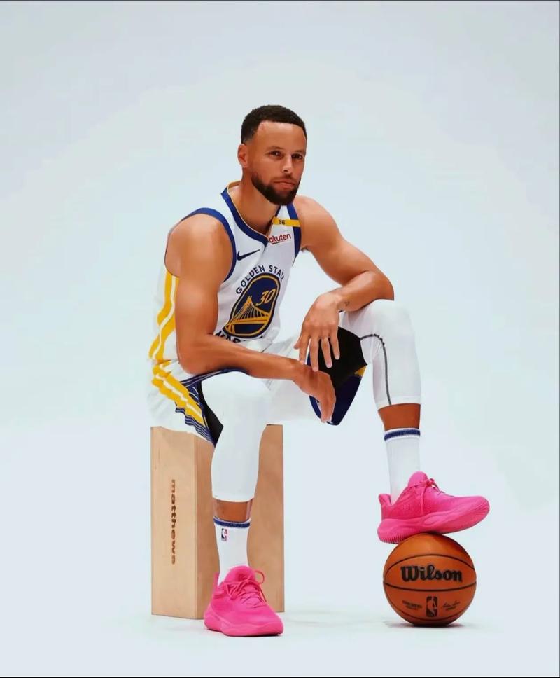 库里人气有多高？库里出名吗？