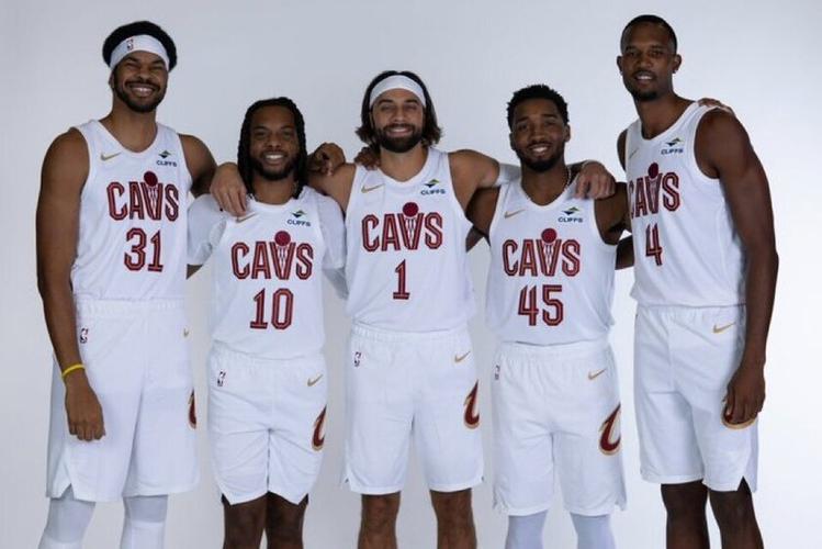 克利夫兰骑士赛程表，克利夫兰骑士最新阵容？